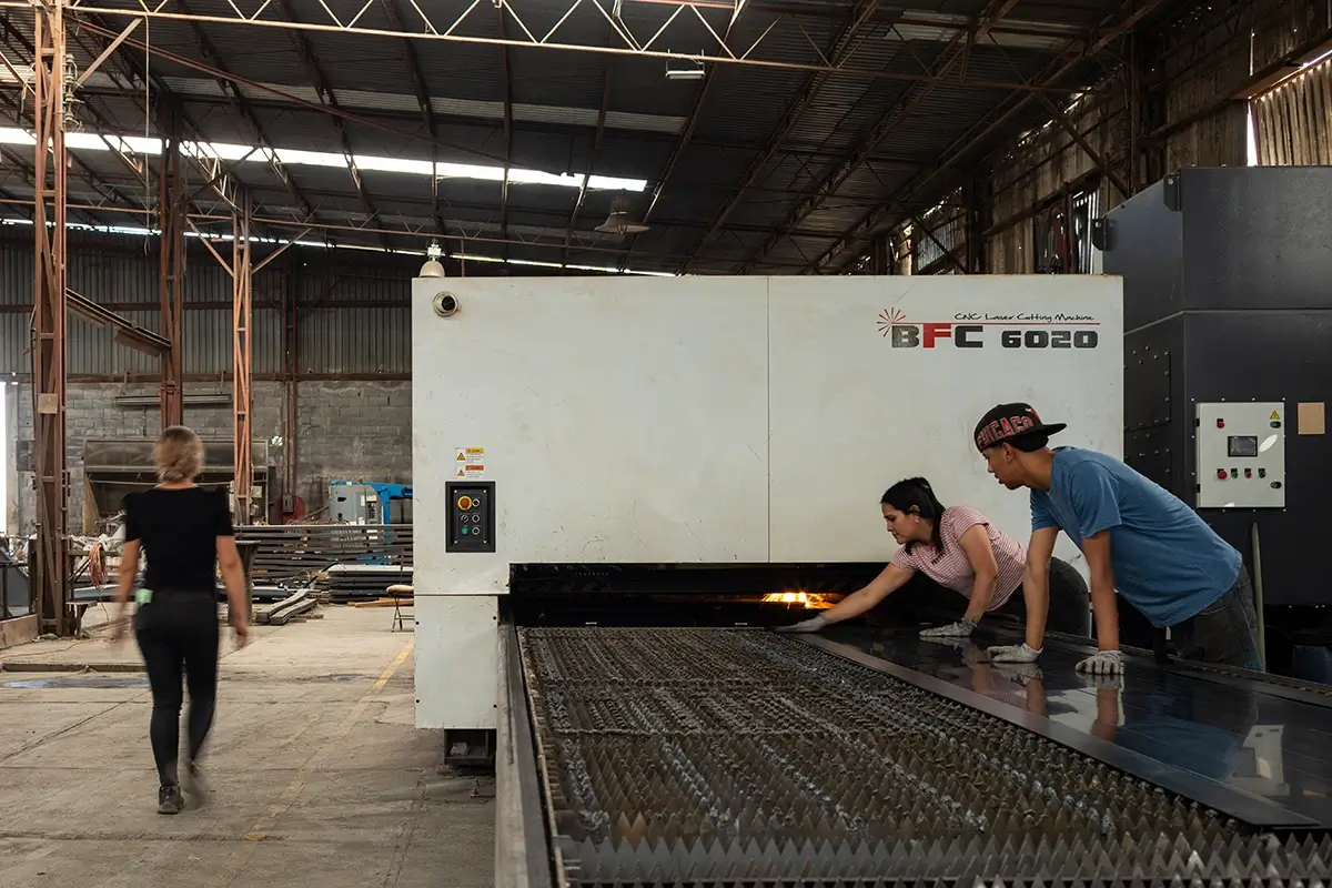 Precision Manufacturing That Keeps Production Moving